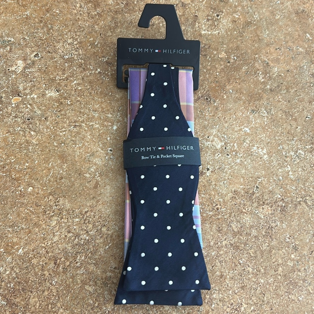 TOMMY HILFIGER Bowtie& Pocket Square Set